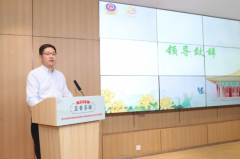 代表、监管干部、商户及居平易近代表针对食物