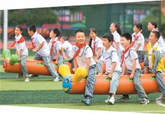  声笑语中驱逐本人